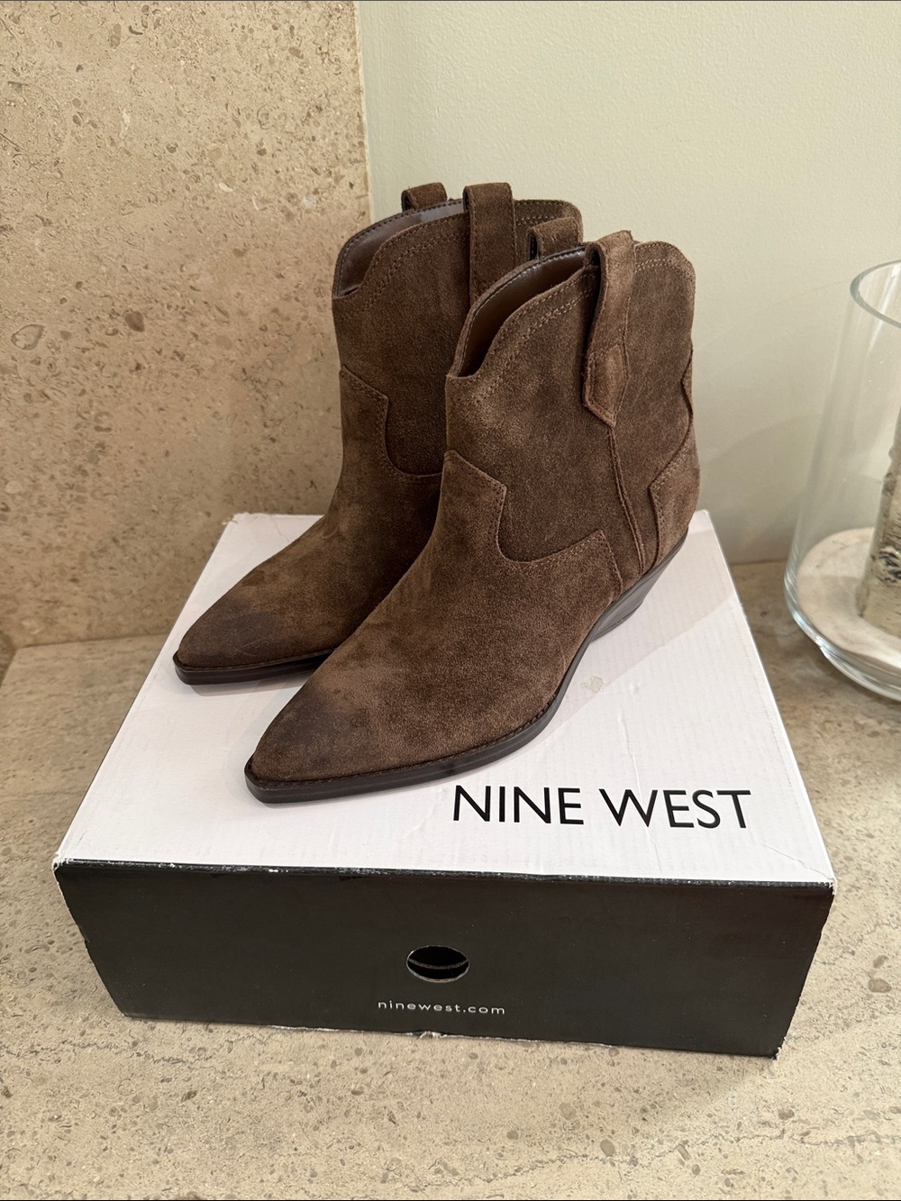 Women’s Nine West Abreve Brown Suede Pointed Western Ankle Boots. Size 6.